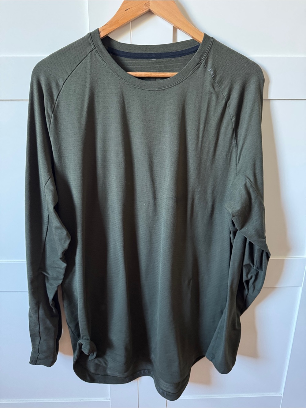Lululemon Men's Long Sleeve Metal Vent Shirt - Olive Green XL